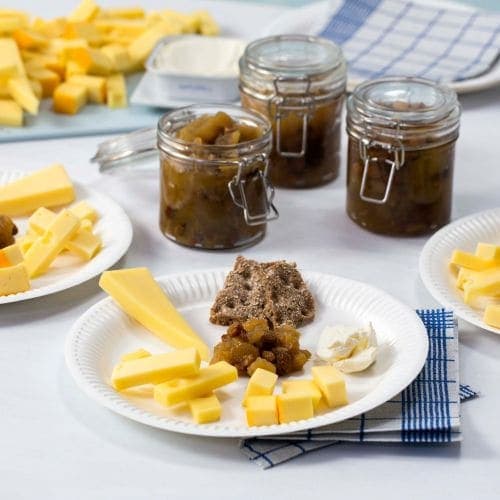 Ostetallerken med eplechutney