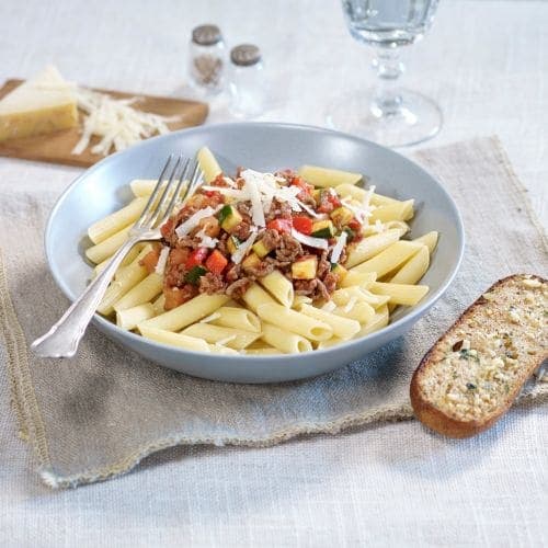 Aubergine- og squash bolognese med pennepasta