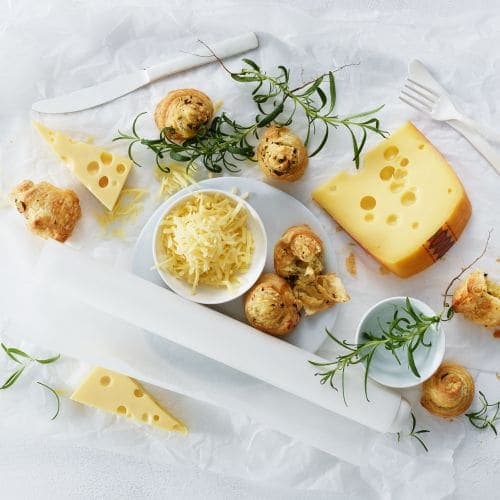 Smørdeigsnurrer med Jarlsberg® og rosmarin