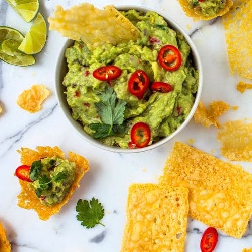 Ostechips med guacamole