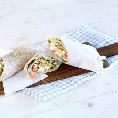 Wraps med kremost, egg og skinke