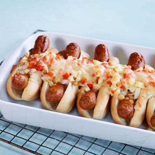Gratinerte pølser i brød