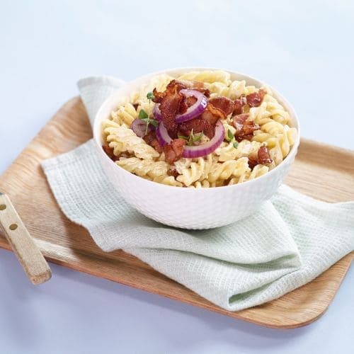 Pastaskruer med rødløk, bacon og Snøfrisk