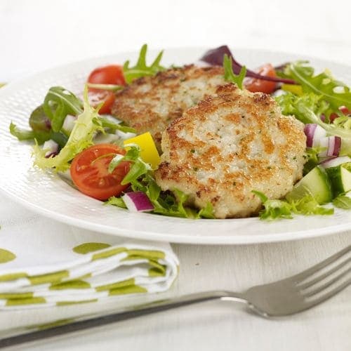 Hjemmelagde steinbitkaker med hvitløk