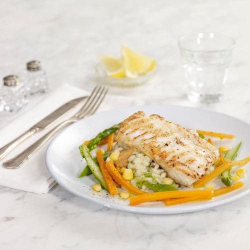 Stekt torsk med risotto og grønnsaker