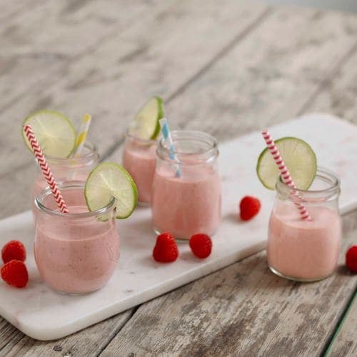 Bringebærmilkshake med havregryn