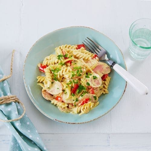 Pølsegryte med karri og crème fraîche