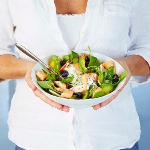 Laksesalat med avokado, epler og Kesam® med honning