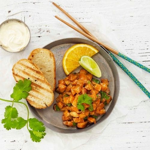 Laksetartar med sitrus og soya