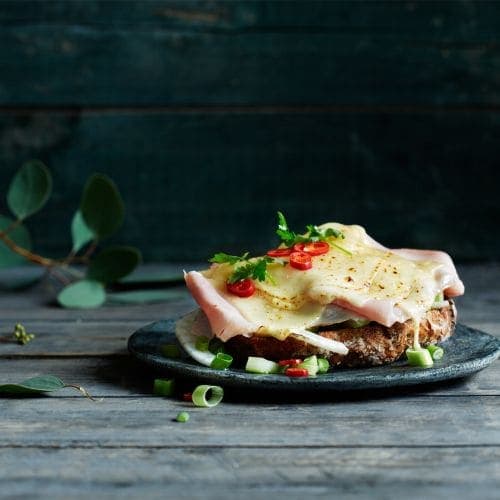 Grillsmørbrød med ost og skinke