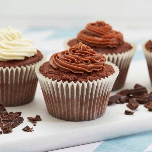 Cupcakes med hvit sjokoladetopping