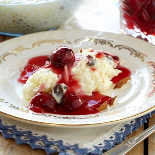 Marte Knipe med kirsebærsaus