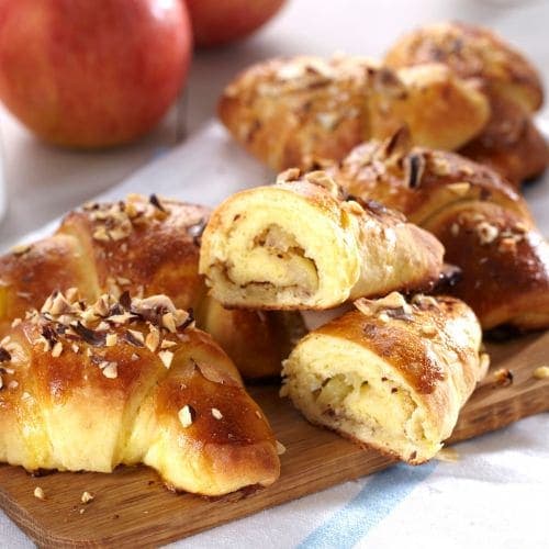 Horn med eple- og nøttefyll