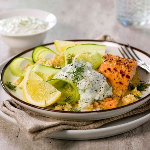 Ørret med quinoa og yoghurtsaus