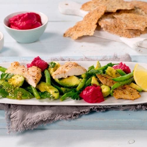 Kylling med avokadosalat og rødbetehummus