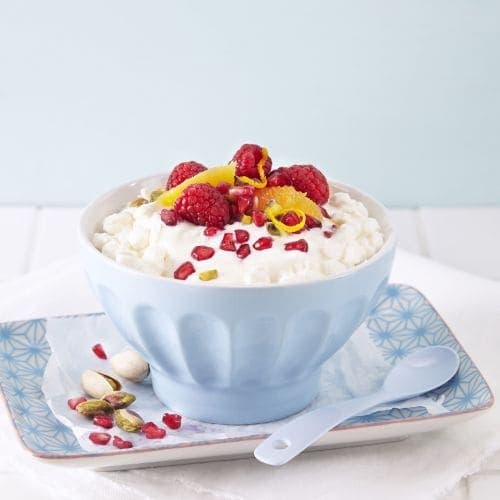 Cottage Cheese med Kesam® Vanilje, frukt, bær og nøtter.