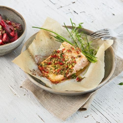 Urtemarinert laks med timainstekte rødbeter