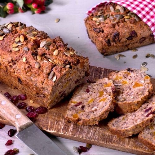 Grovt julebrød med nøtter og tørket frukt