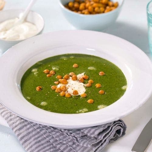 Spinatsuppe med sprøstekte kikerter