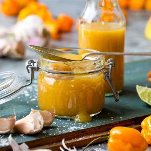 Gul habañero chilisaus med mango