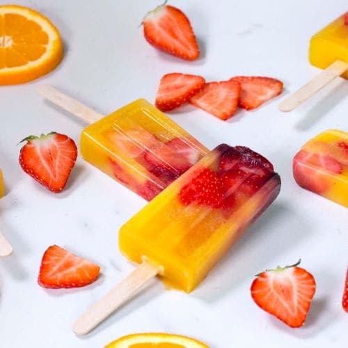 Pinneis med appelsinjuice og jordbær