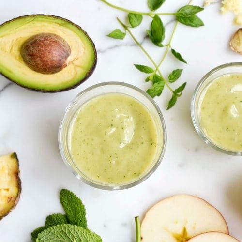 Grønn smoothie med ingefær og avokado