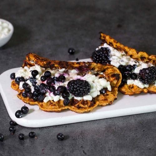 Vafler med cottage cheese og bær