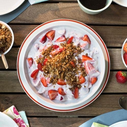 Jordbær med Kesam® og krønsj