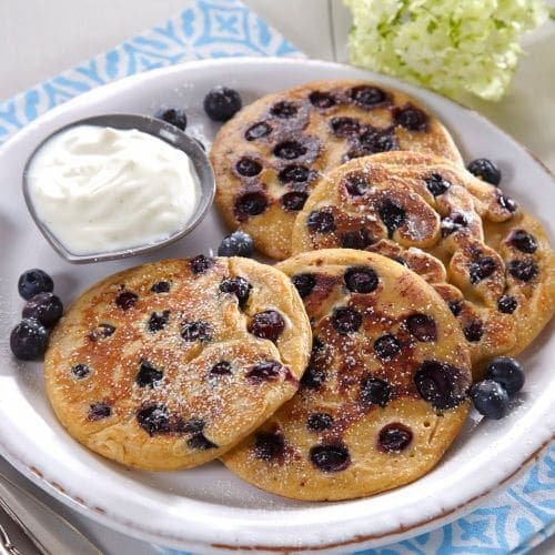 Blåbærpannekaker med grovt mel