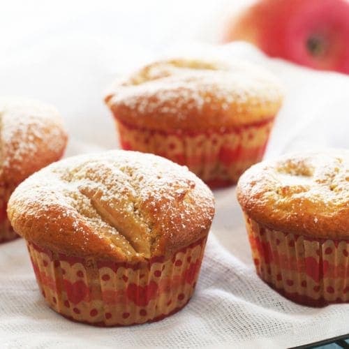 Muffins med eple og kanel