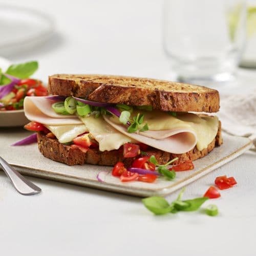 Norvegia® Lett-toast med tomatsalsa