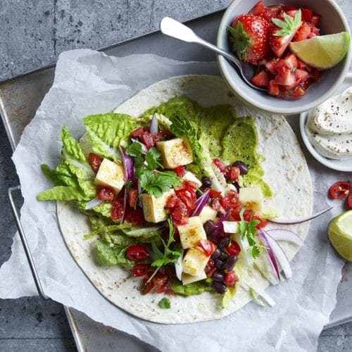 Wrap med TINE® Grill & Stek, jordbær og chili