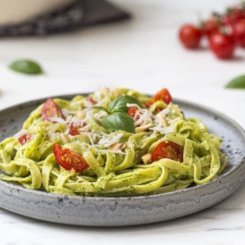 Pasta med spinatsaus