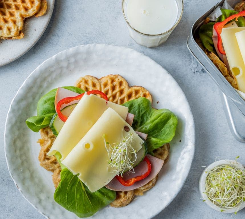 Grove vafler med ost og skinke