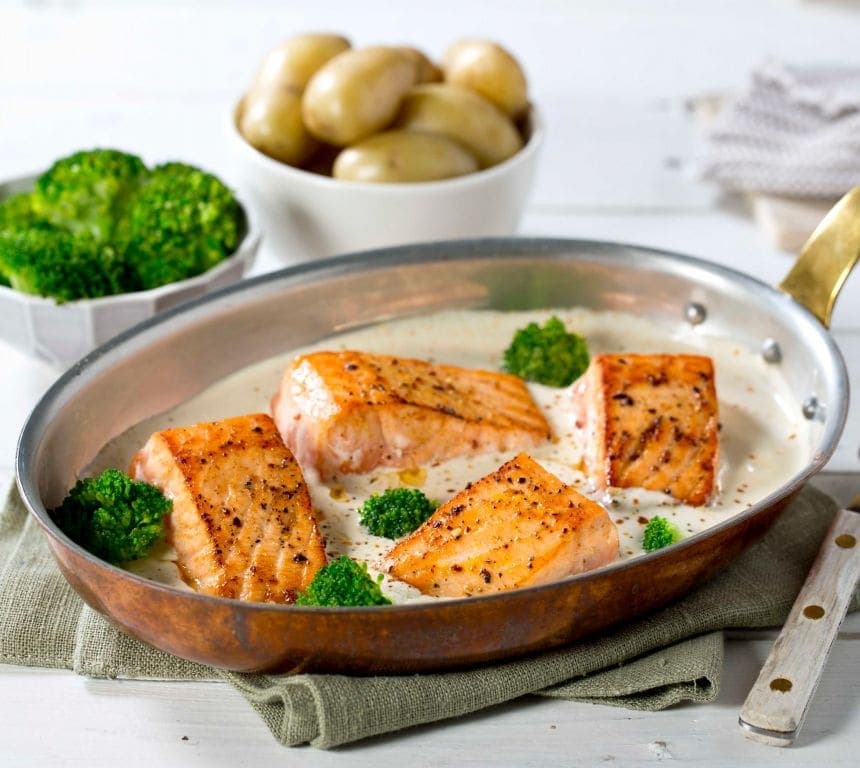 Pannestekt laks med crème fraîche