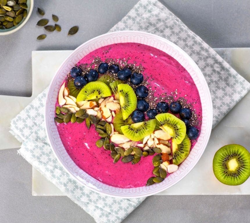 Smoothie bowl med skogsbær
