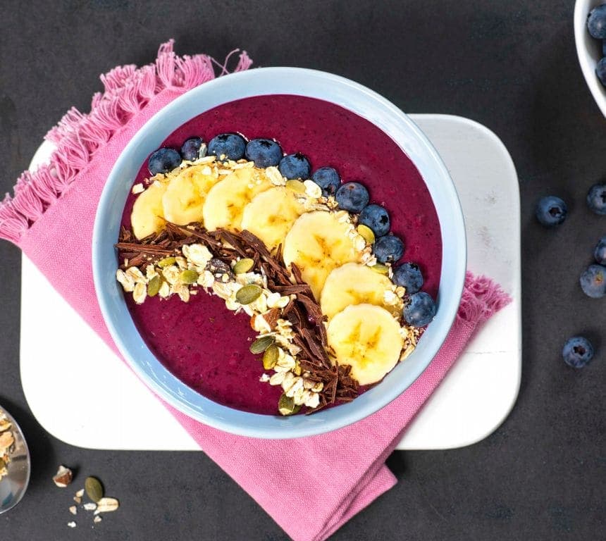 Smoothie bowl med acai og blåbær