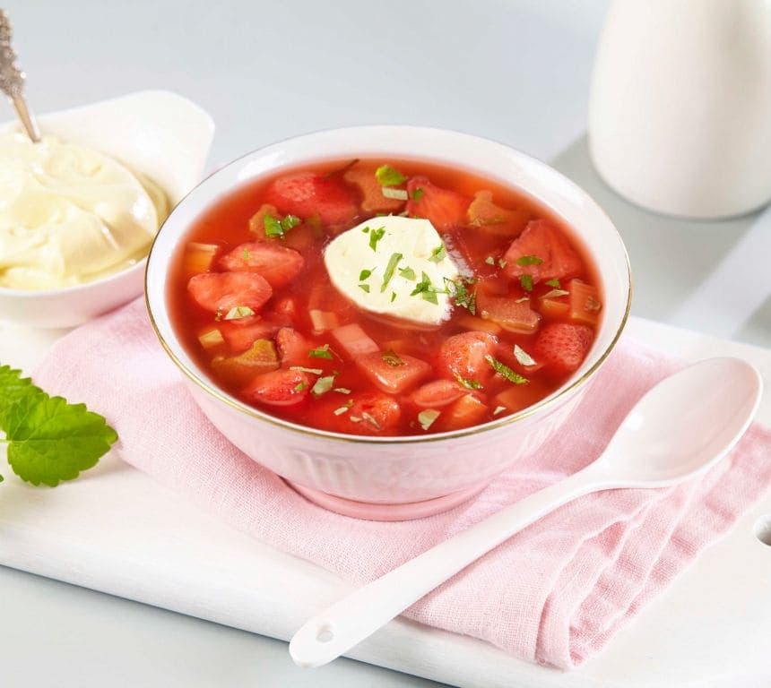 Fruktsuppe med mousse av vaniljekesam