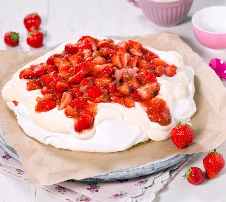 Pavlova med rabarbra