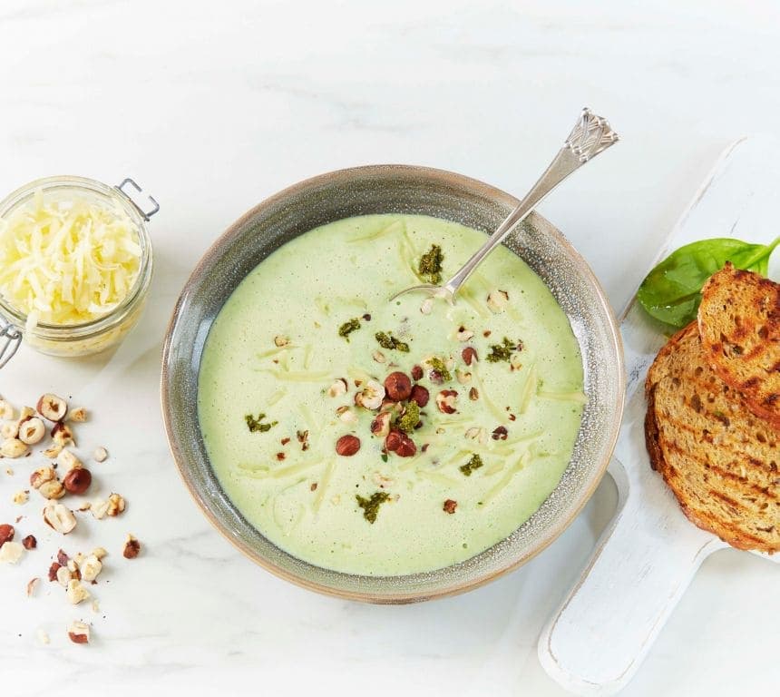 Spinat- og ostesuppe