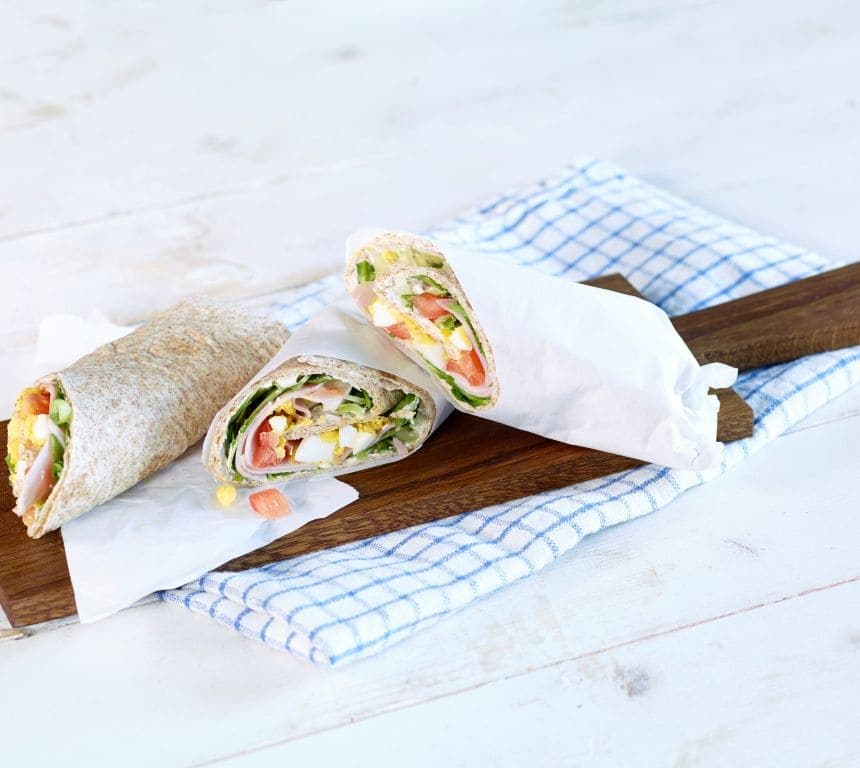 Wraps med kremost, egg og skinke