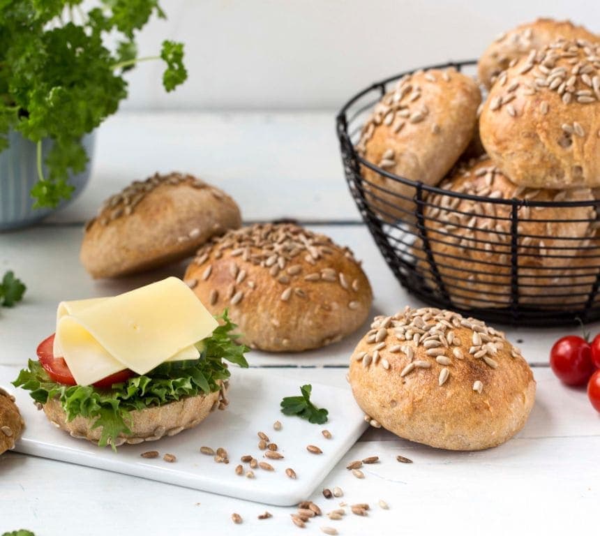 Saftige rundstykker med Kesam®