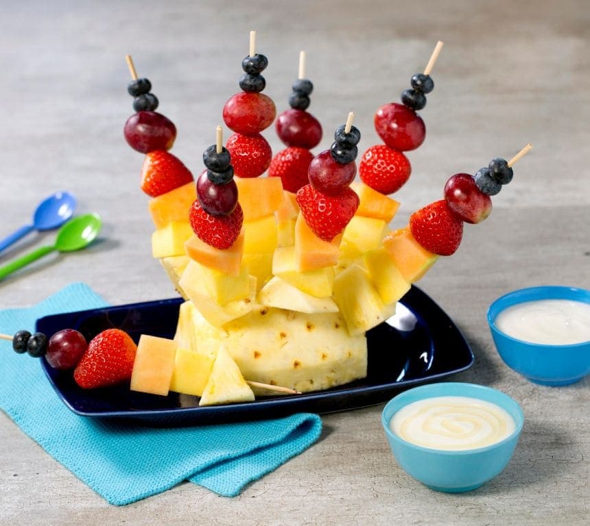 Fruktspyd med yoghurtdipp