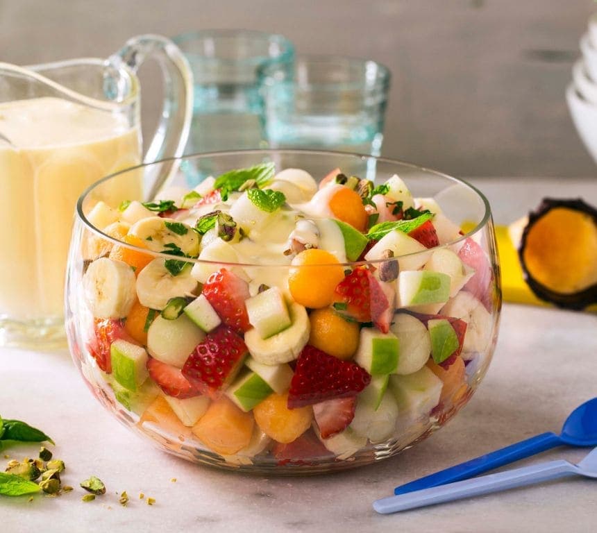 Klassisk fruktsalat med vaniljesaus