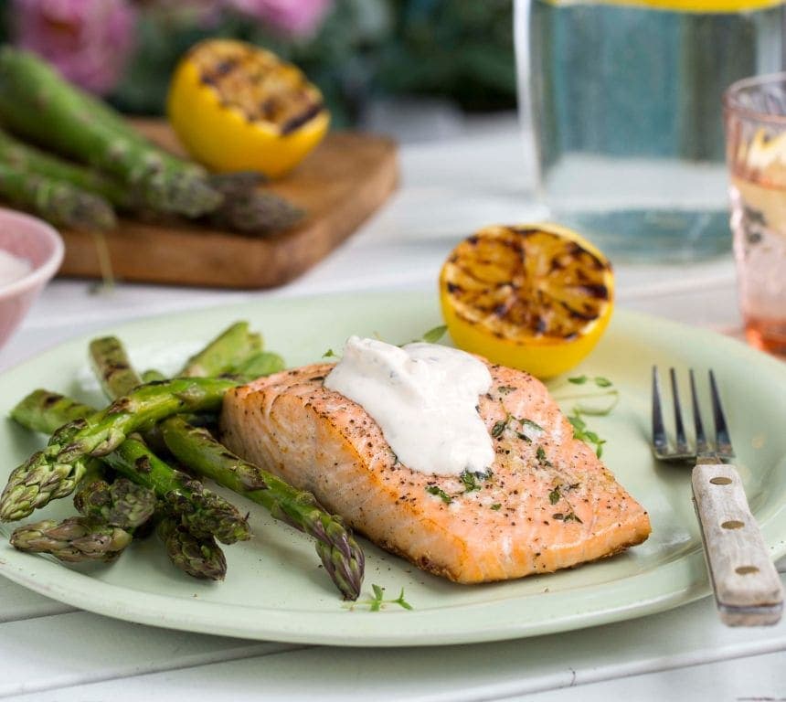 Grillet laks med asparges