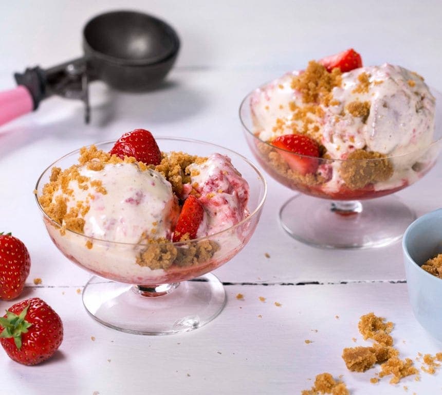 Hjemmelaget strawberry cheescake-iskrem