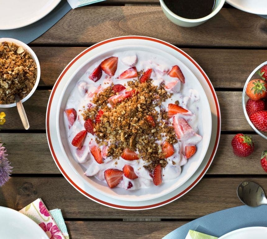 Jordbær med Kesam® og krønsj