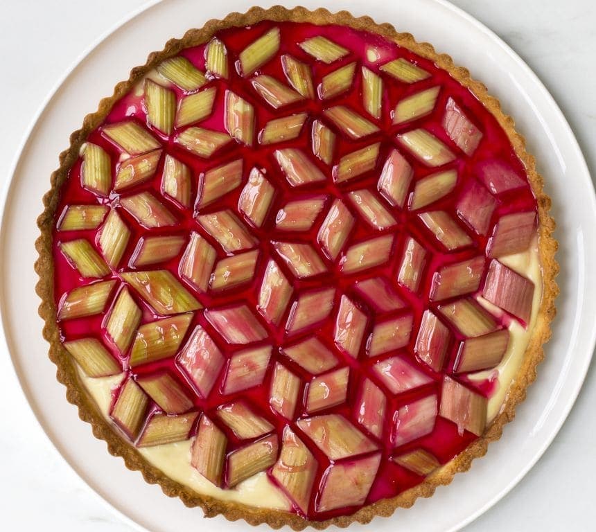 Rabarbra-pai med vaniljekrem