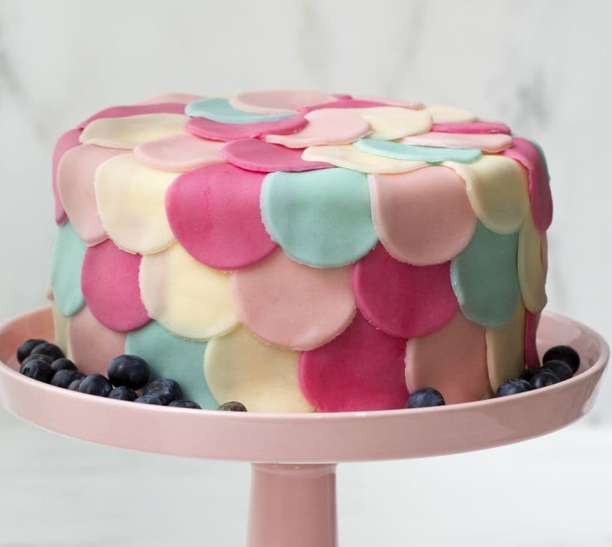 Marsipankake med blåbær