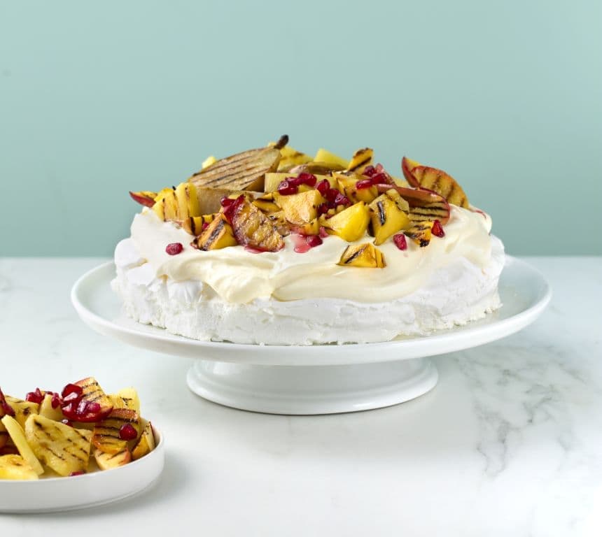 Pavlova med grillet frukt